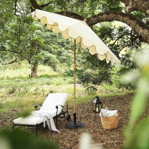 Beige 2.6M Octagonal Crank And Tilt Parasol With Grass Green Scalloped Edge Accessories